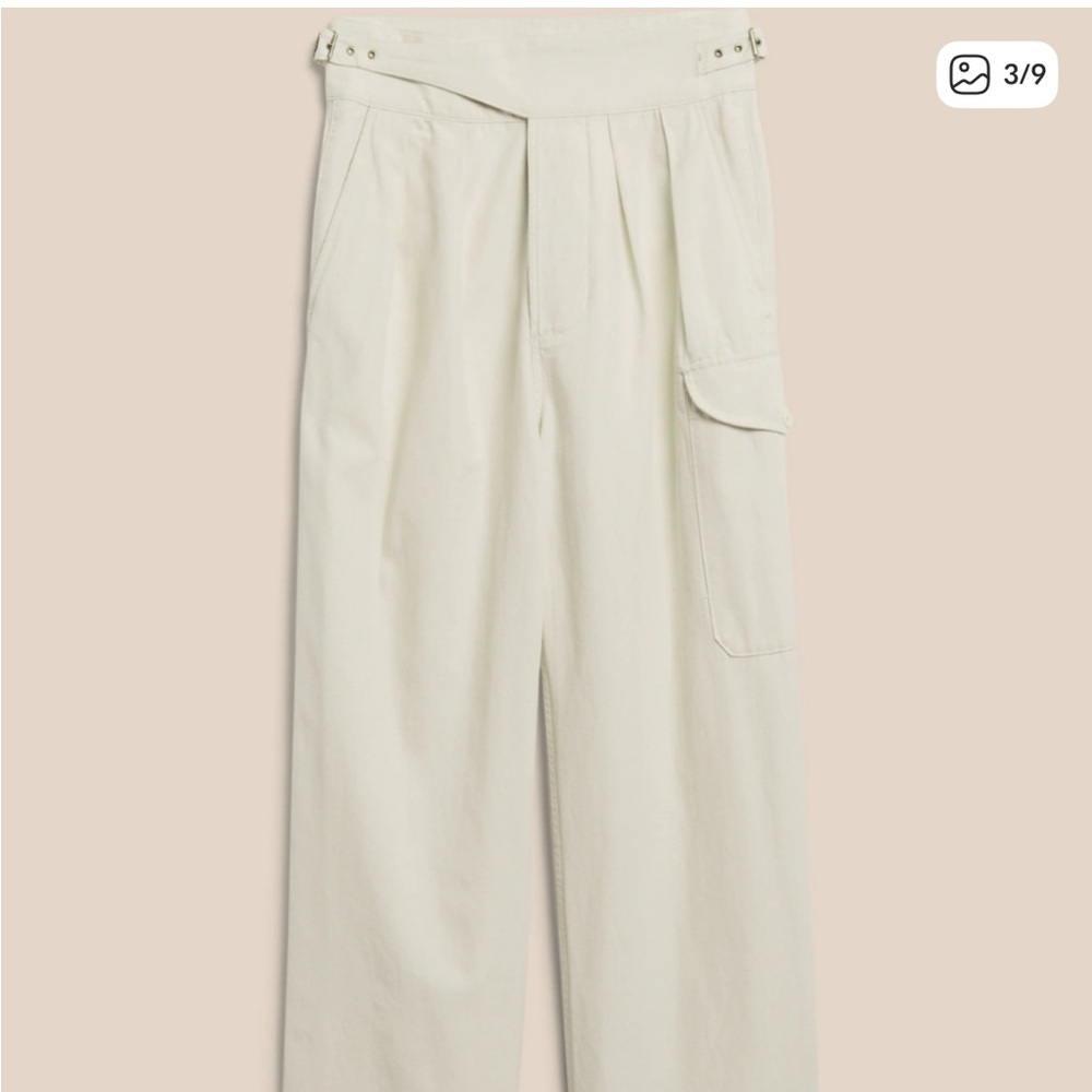 Banana Republic Cream Heritage Traveler Pants - Picture 2 of 8
